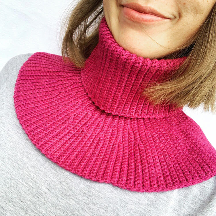 Пошив вязаных трикотажных манишек на заказ фото