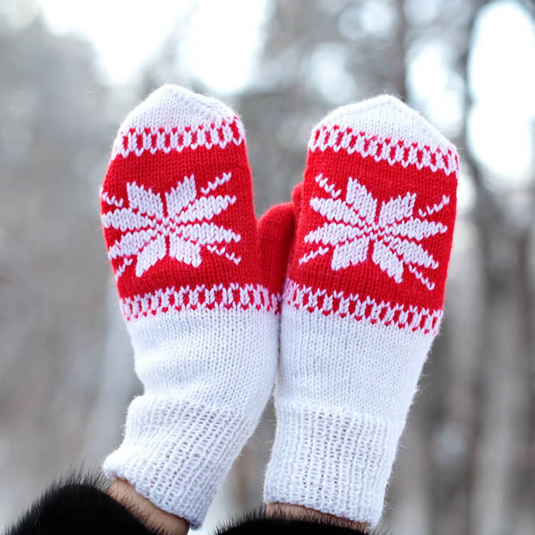 вязаные варежки на заказ с логотипом